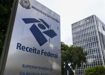 Arrecadação federal bate recorde e supera R$ 278 bilhões em abril